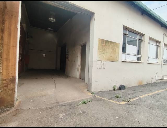 3,715M² WAREHOUSE TO LET IN HERIOTDALE